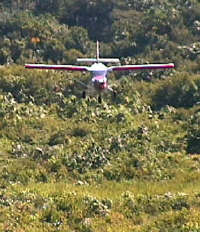 STOL CH 701 on steep final