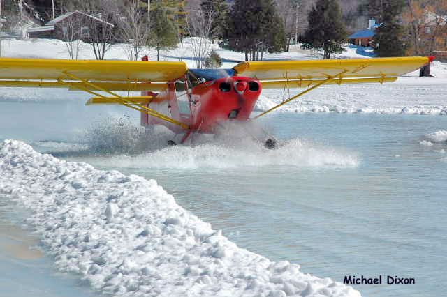 Hydroplaning with a ski plane