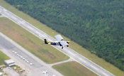 Flying loose formation with the four-seat STOL CH 801